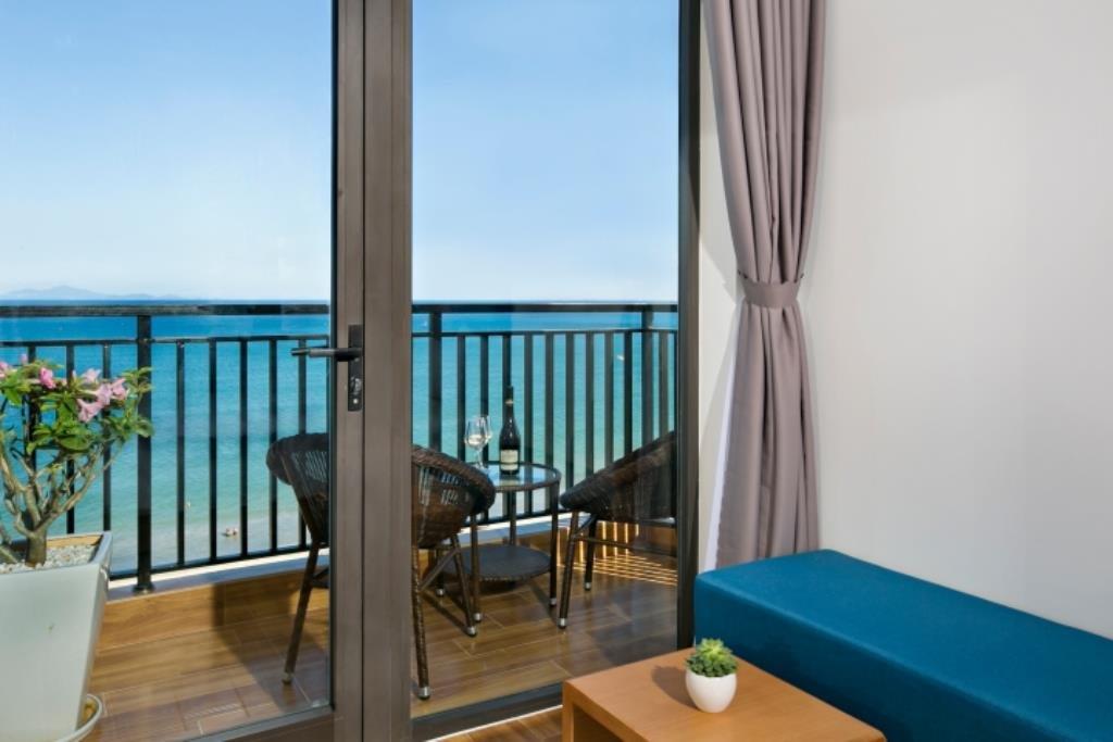 Suite Twin Ocean Balcony Room - Seashore Hotel & Apartment