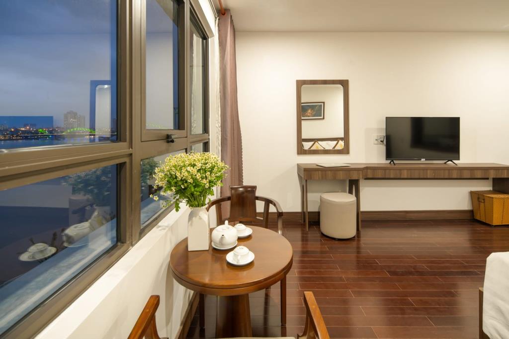 Deluxe River View Double - Khách Sạn Hoàng Linh