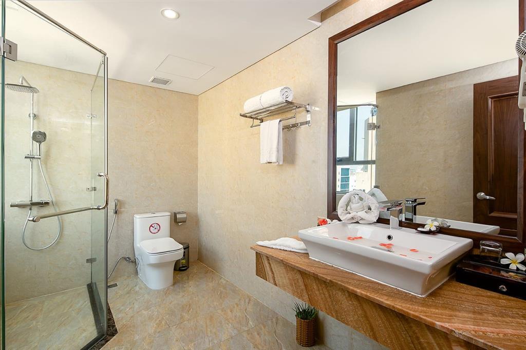 Phòng Deluxe Double/Twin - Luxtery Hotel