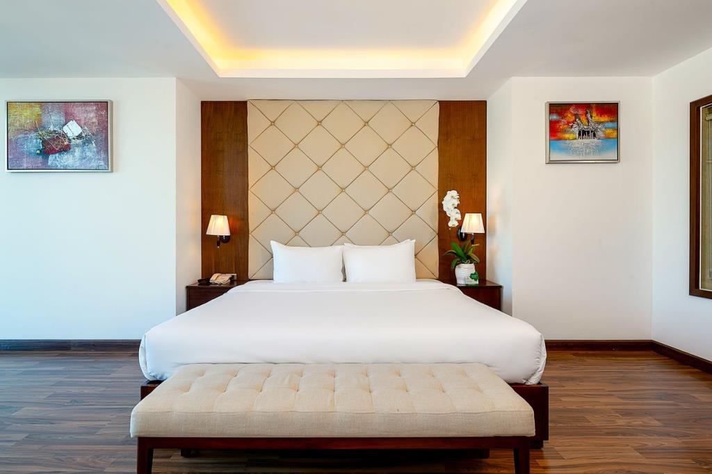 Phòng Grand Suite - Luxtery Hotel