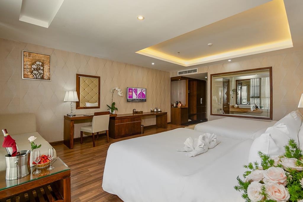 Phòng Grand Family - Luxtery Hotel