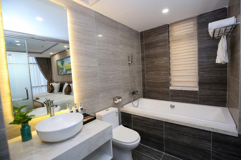 DELUXE DOUBLE WINDOW CITY VIEW WITH BATHTUB - Khách sạn Nagila Boutique