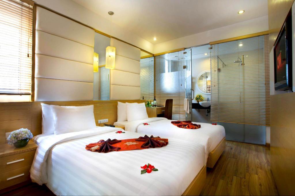 Phòng Giường Đôi Có Cửa Sổ Nhỏ - Khách Sạn Tú Linh Palace