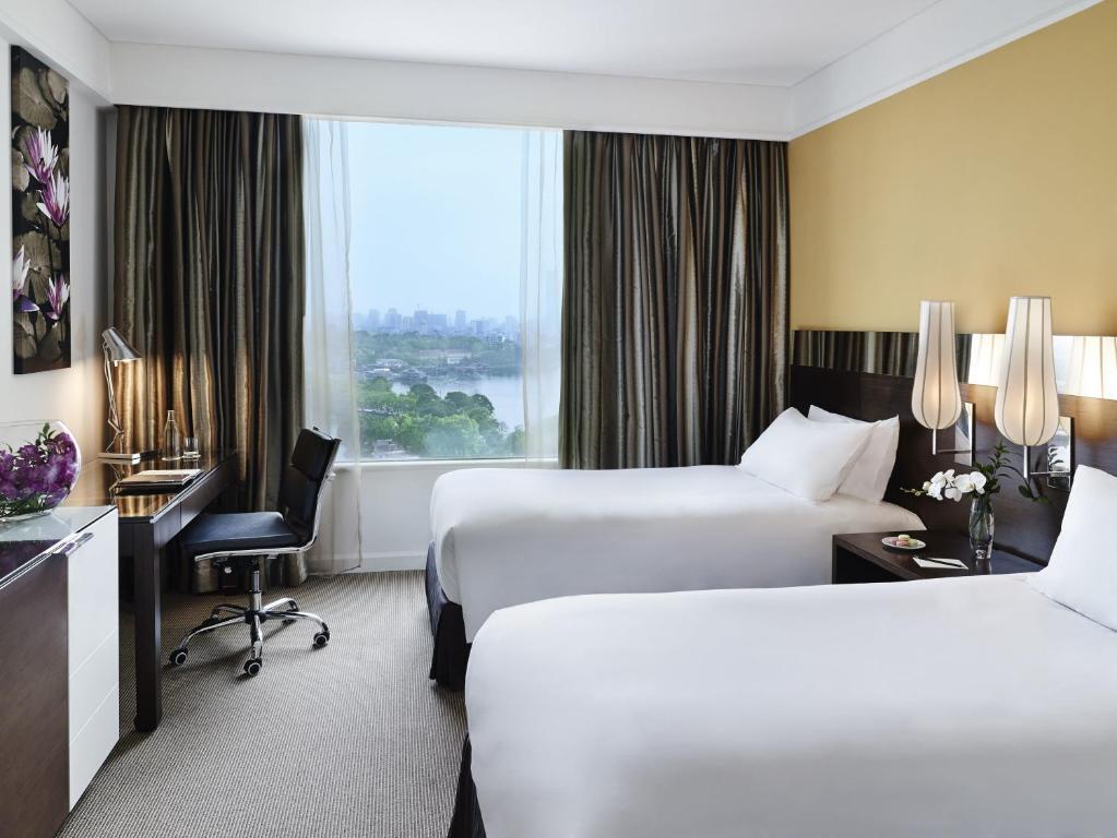Phòng Deluxe Twin - Khách Sạn Pan Pacific Hà Nội