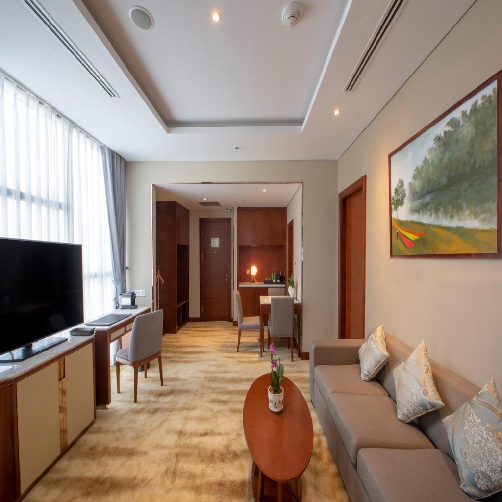 Phòng Junior Suite Room - Khách Sạn Wyndham Garden Hà Nội