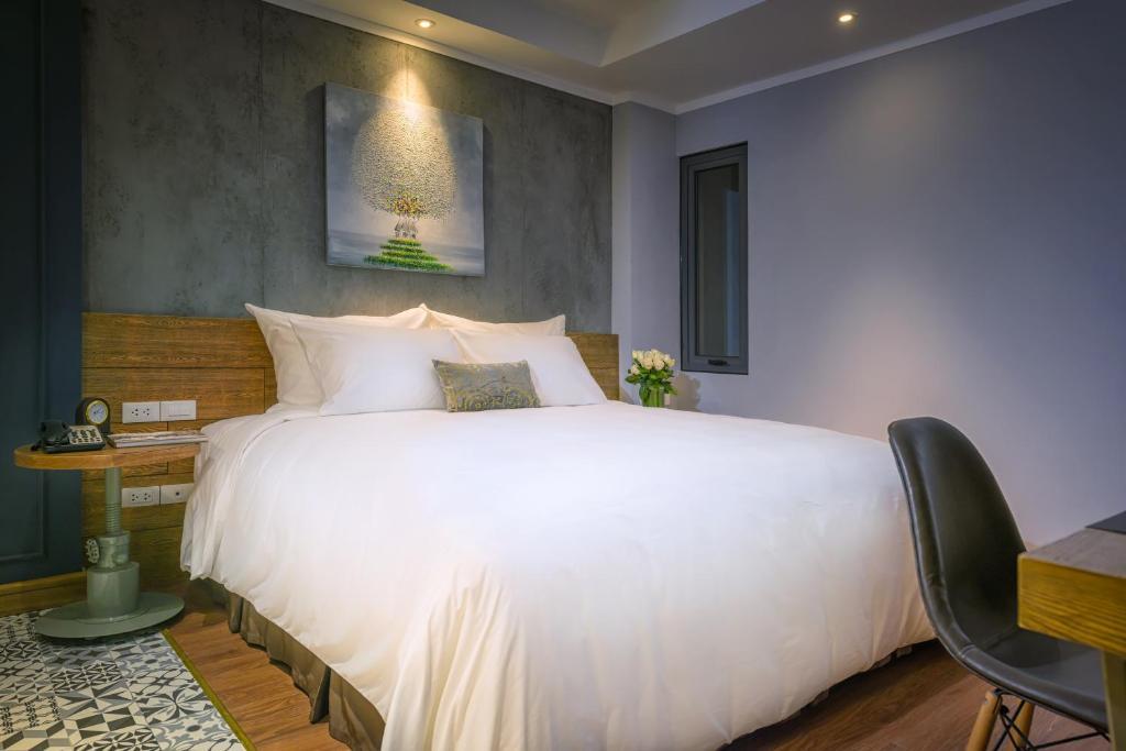 Superior studio - Khách Sạn Bespoke Trendy Hanoi (Tên cũ: Hanoi La Siesta Trendy)