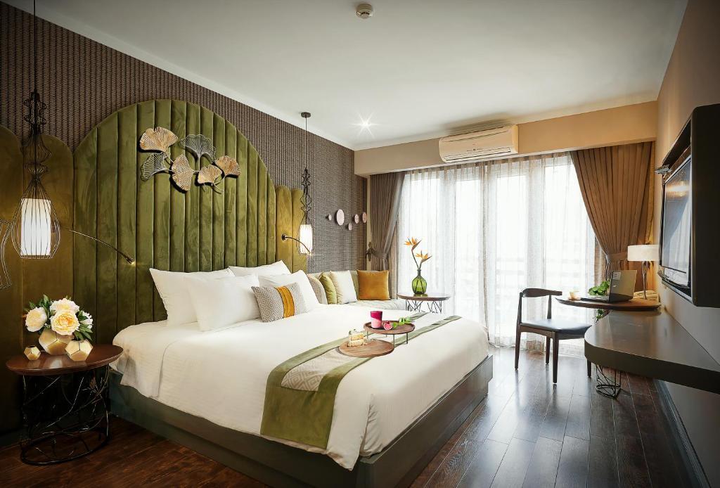 Suite With City View - Khách sạn Hanoi Center Silk