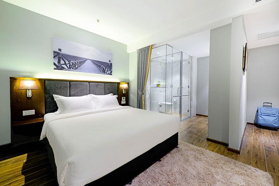 Phòng Grand Deluxe Giường Đôi Hướng Phố - Khách Sạn Grand Cititel Hà Nội 