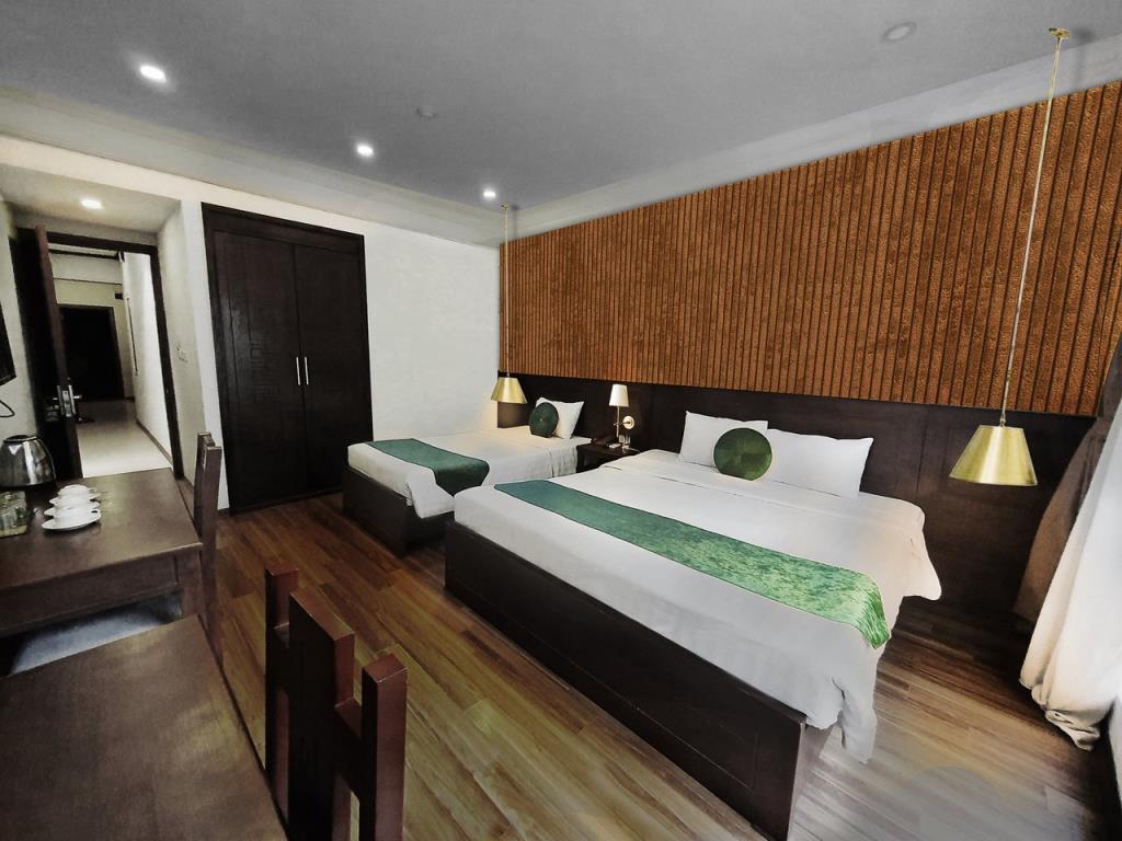 Phòng Gia đình hướng phố (Family room with City View) - Khách Sạn Ma Coeur Boutique