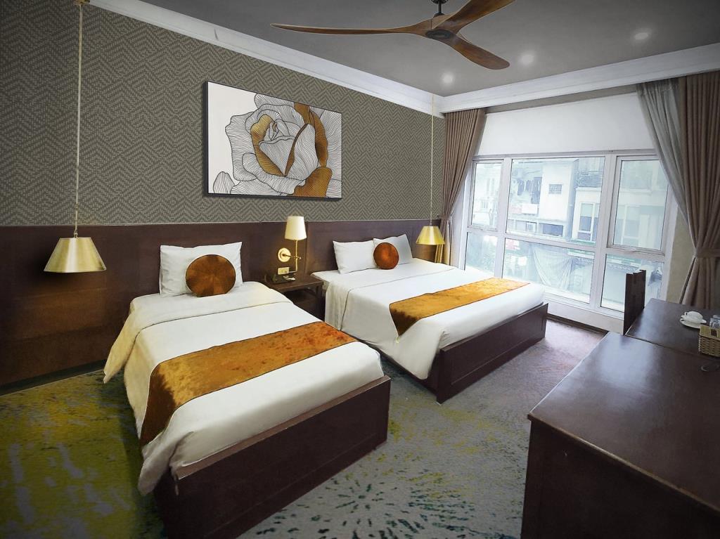 Phòng Gia đình hướng phố (Family room with City View) - Khách Sạn Ma Coeur Boutique