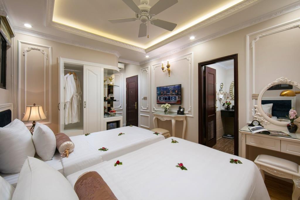 Phòng Superior Double/Twin - Khách sạn Royal Holiday Hanoi