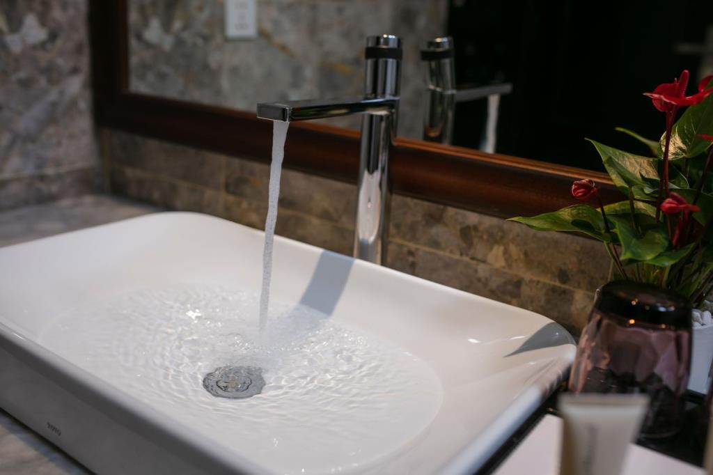 Deluxe Double or Twin - Khách Sạn Sen Grand & Spa