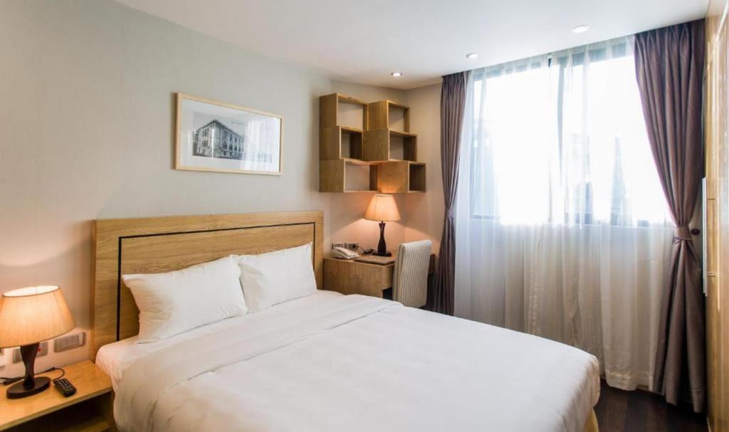 Superior giường đôi có cửa sổ/ Superior 2 giường đơn không cửa sổ - Khách Sạn Parkside Sunline Hanoi