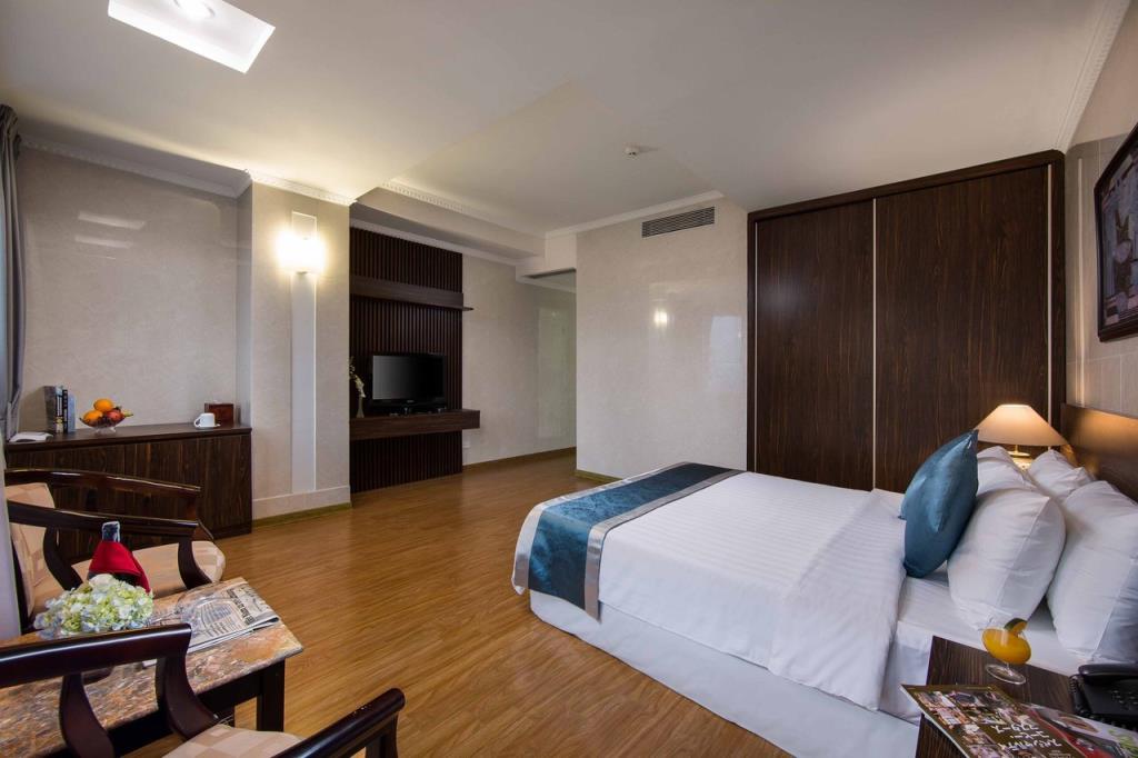 Phòng Deluxe Giường Đôi - Khách Sạn Danly Hà Nội