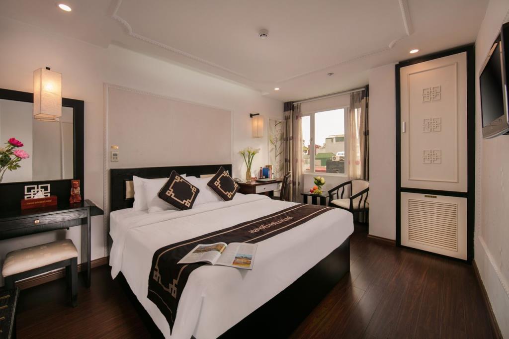 Suite Giường King Hướng Phố (King Size City View) - Khách sạn Hà Nội Emotion