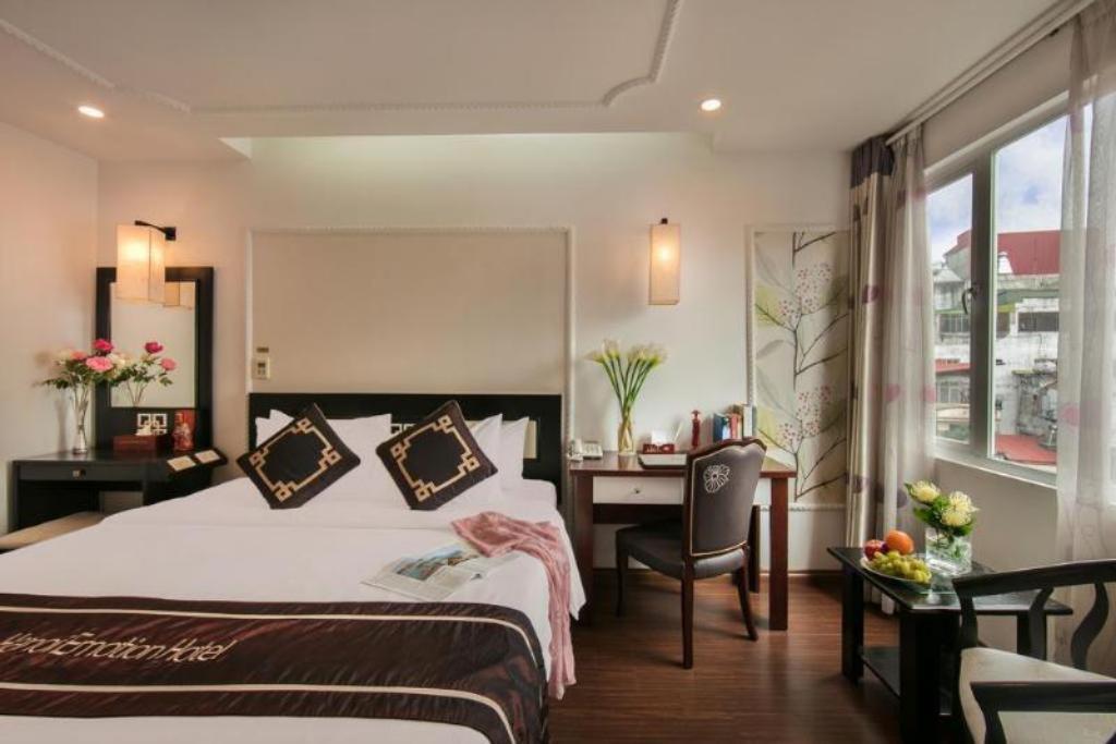 Suite Giường King Hướng Phố (King Size City View) - Khách sạn Hà Nội Emotion