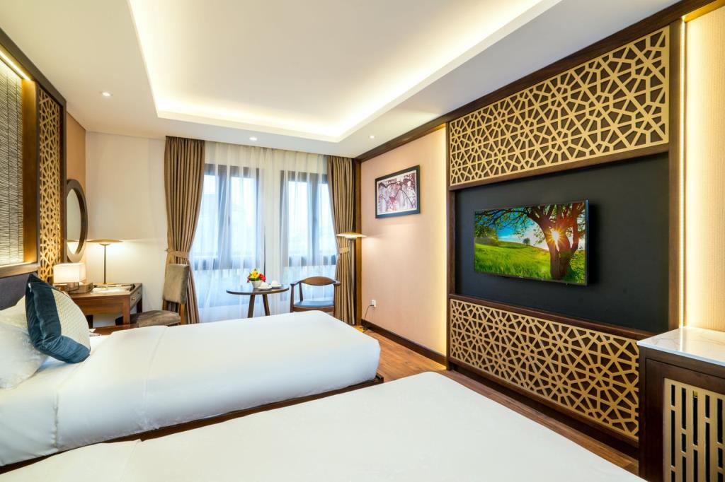 Phòng Deluxe - Khách sạn Conifer Grand