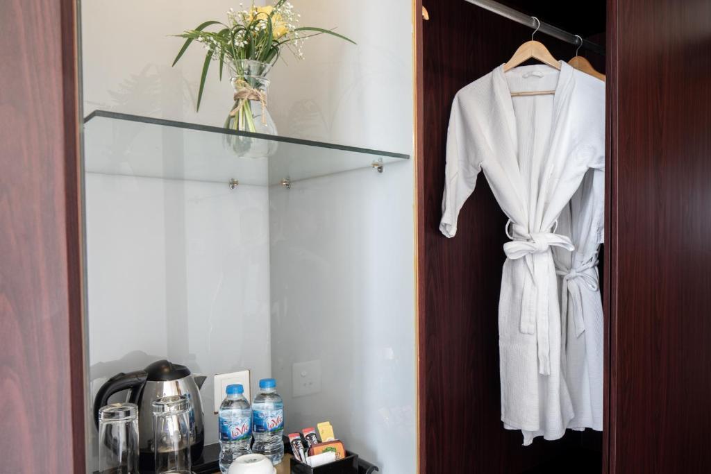 Superior Double/ Twin - Khách Sạn Flower Garden Hanoi