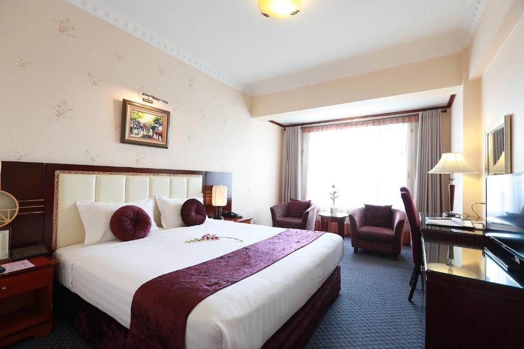 Deluxe Double/ Twin - Khách Sạn Flower Garden Hanoi