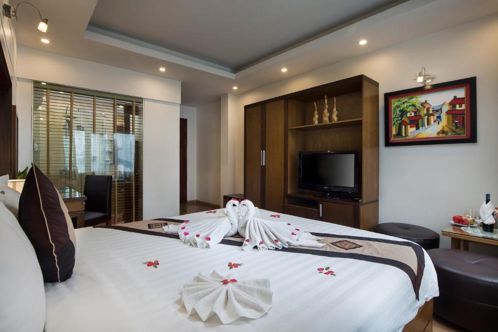 Phòng Suite Triple 3 Người - Khách Sạn Splendid Star Grand Hà Nội