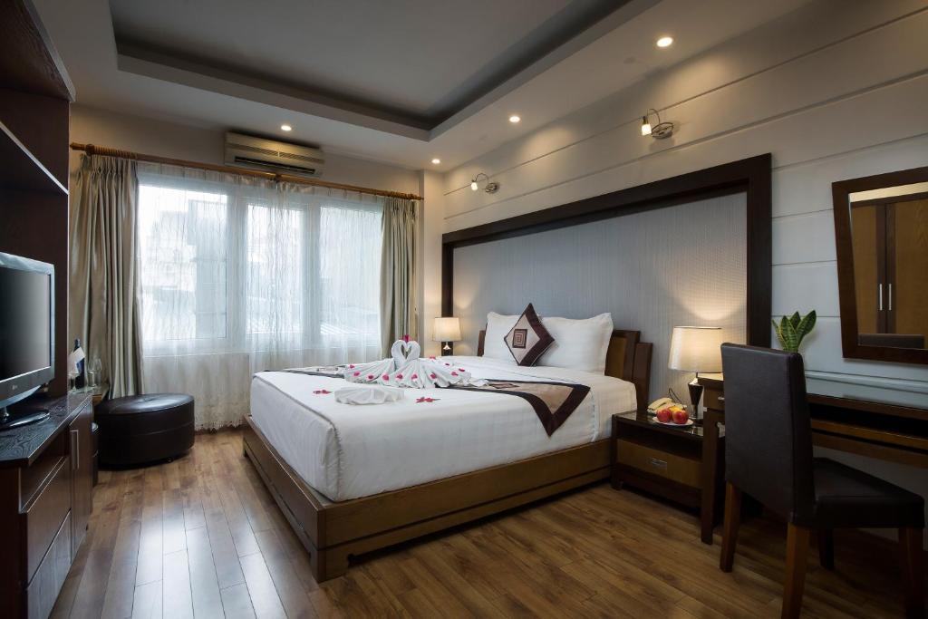 Phòng Suite Triple 3 Người - Khách Sạn Splendid Star Grand Hà Nội