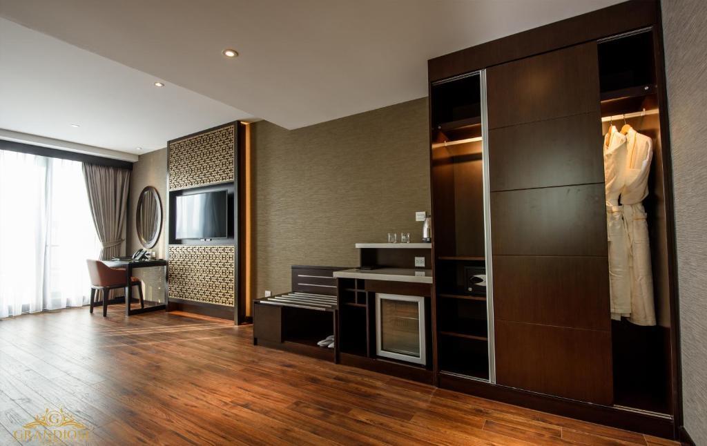 Phòng Premium - Khách Sạn Grandiose Hotel & Spab