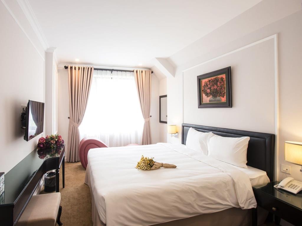 Superior Double Room - Khách Sạn Dinh Elegant Hà Nội