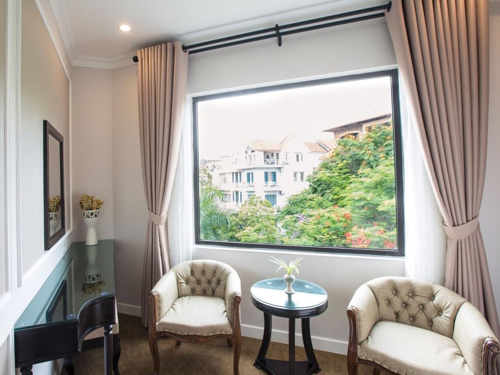 Deluxe Double Room - Khách Sạn Dinh Elegant Hà Nội
