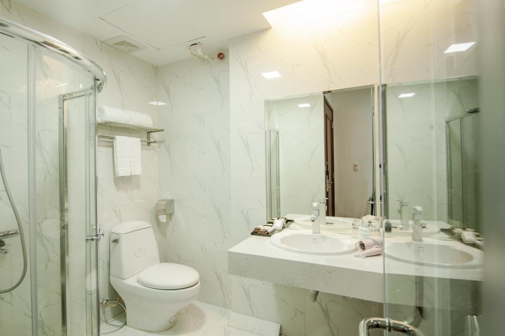 Phòng 2 Giường Đơn Hoặc 1 Giường Đôi - Khách sạn Sao Băng