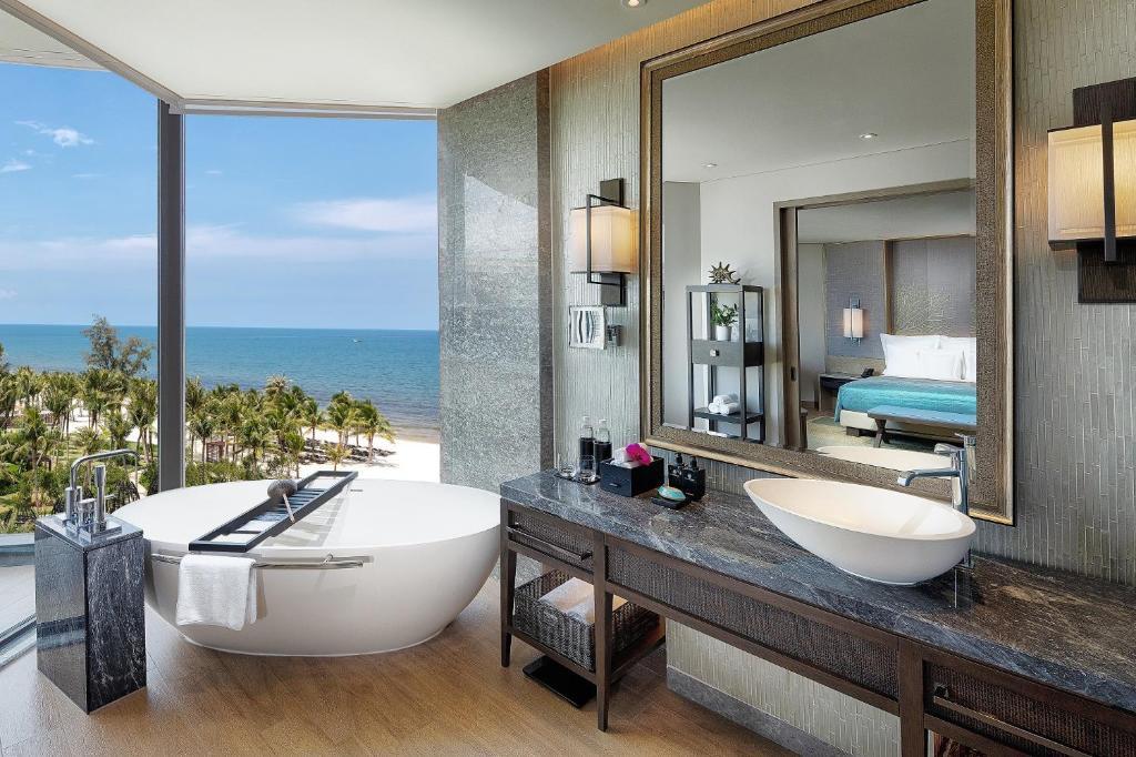 Classic Ocean View - InterContinental Phú Quốc Long Beach Resort