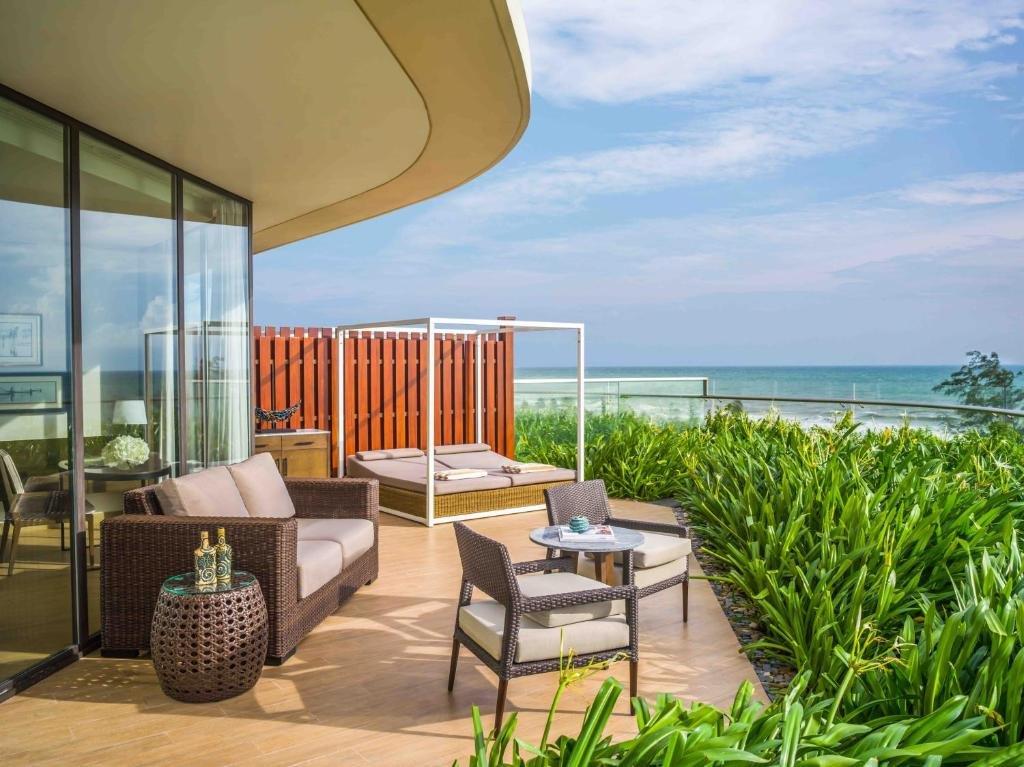 Junior Suite Resort View - InterContinental Phú Quốc Long Beach Resort