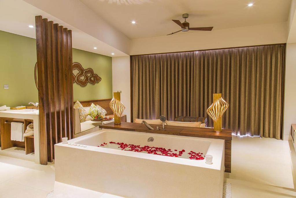 Premium Deluxe Ocean View - The Shells Resort & Spa Phú Quốc
