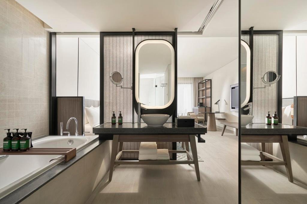 Premium Twin-Bed Room - Crowne Plaza Phú Quốc Starbay Resort