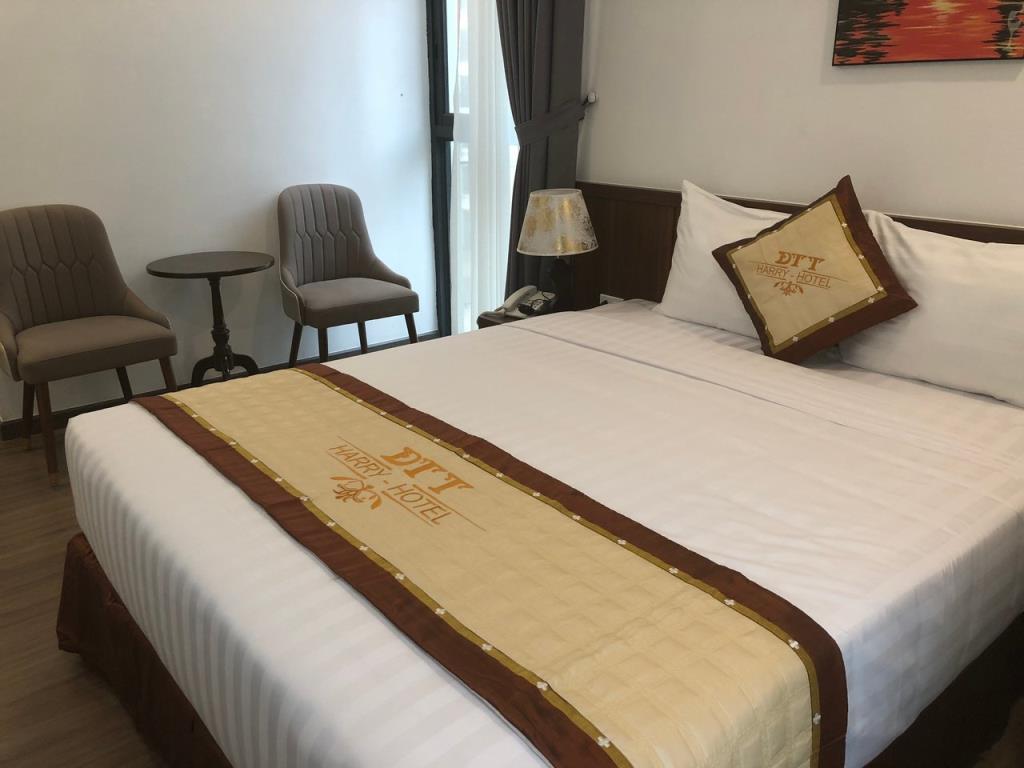Deluxe King With Balcony And City View Room - Khách sạn Harry Phú Quốc 1