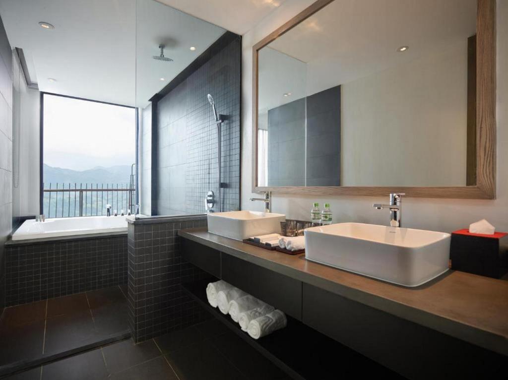 Phòng Premium Deluxe Ban Công Hướng Núi - Khách sạn Pao's Sapa Leisure