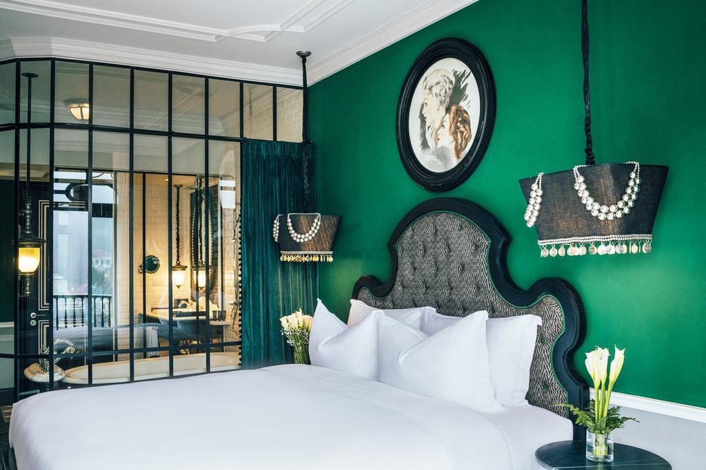 Phòng Deluxe giường đôi Có Ban Công Nhìn Ra Quang Cảnh (Deluxe King) - Hotel De La Coupole Sapa - MGallery