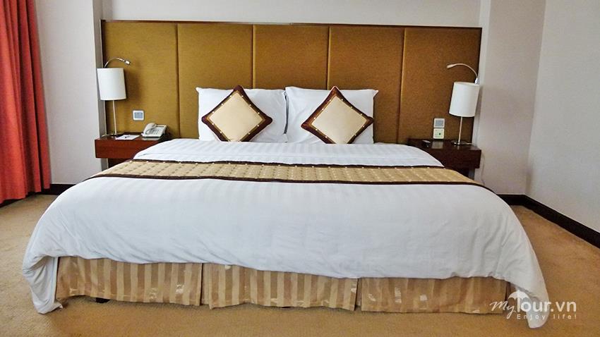 Deluxe River View (Single/Double) - Khách sạn Mường Thanh Holiday Huế
