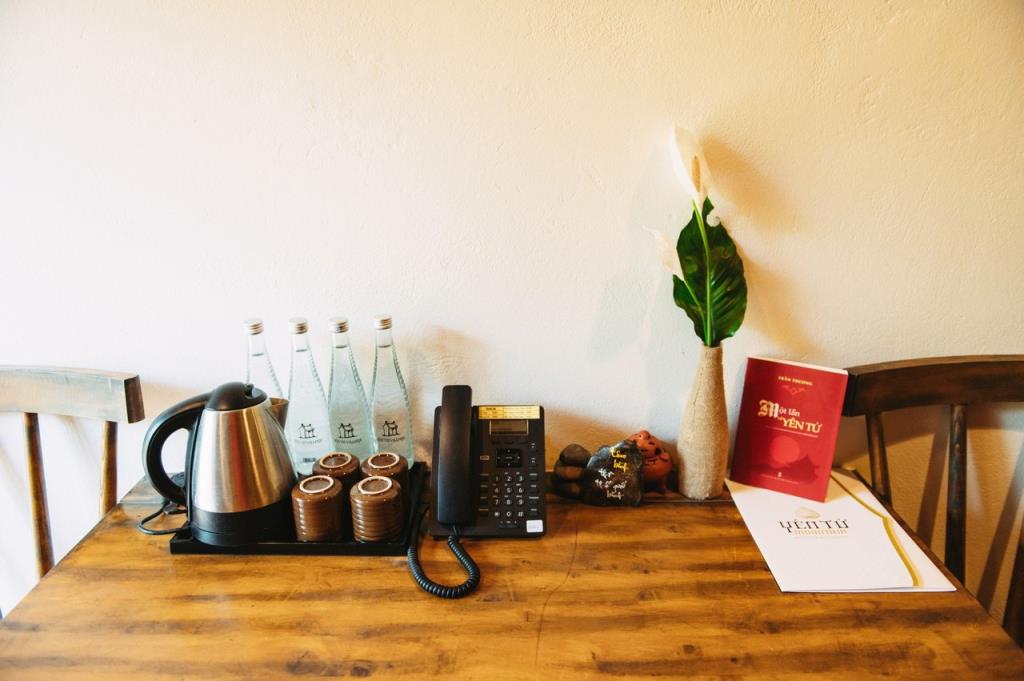 Phòng Deluxe Tòa Hương Mơ/Hương Trầm/Hương Sen - Làng Nương Yên Tử (Thuộc quần thể Legacy Yên Tử - Mgallery)