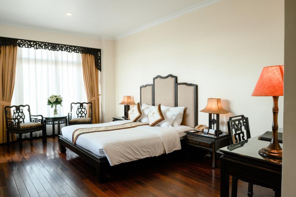 Deluxe River View Queen - Khách Sạn Imperial Huế