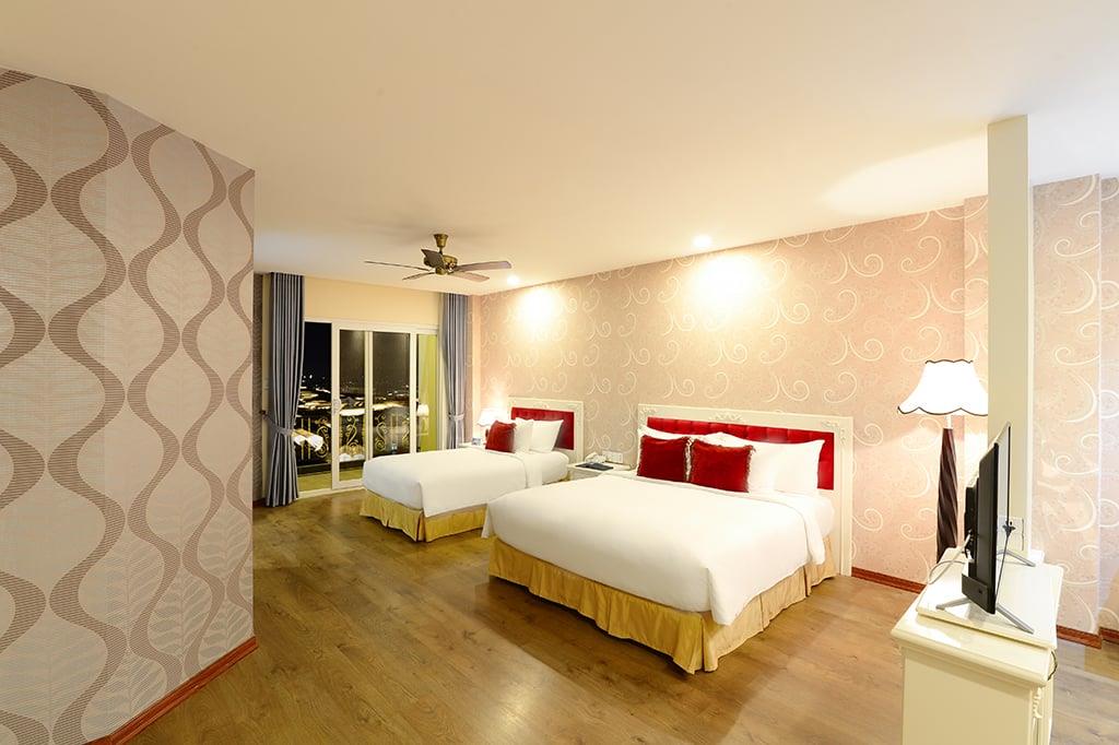 City Junior Suite Triple - Khách sạn Ladalat