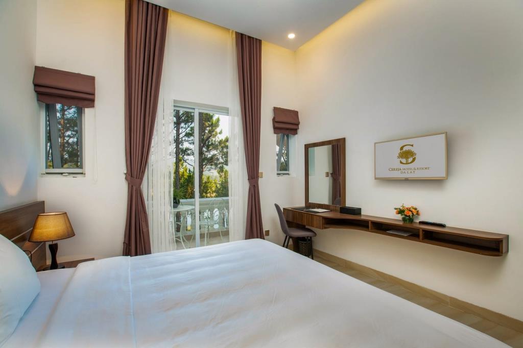 Deluxe Lake View - Cereja Hotel & Resort Đà Lạt
