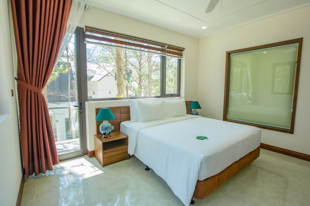 Premium Deluxe Lake View - Cereja Hotel & Resort Đà Lạt
