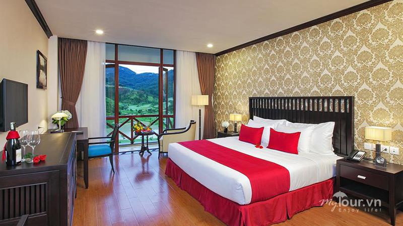 Phòng Deluxe King Golf View - Swiss-Belresort Tuyen Lam Dalat