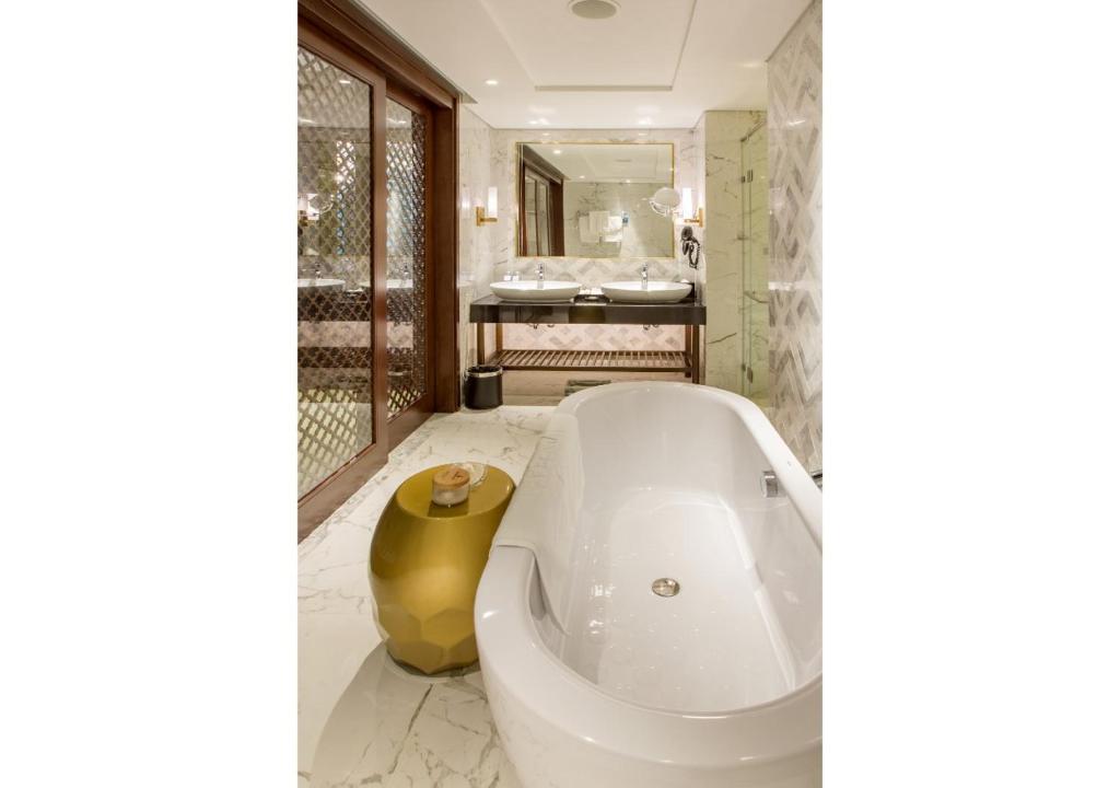 Suite - Khách sạn Melia Vinpearl Huế