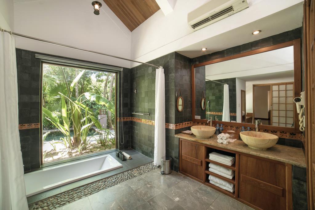 Traditional Vietnamese Pool House - Pilgrimage Village Boutique Resort & Spa