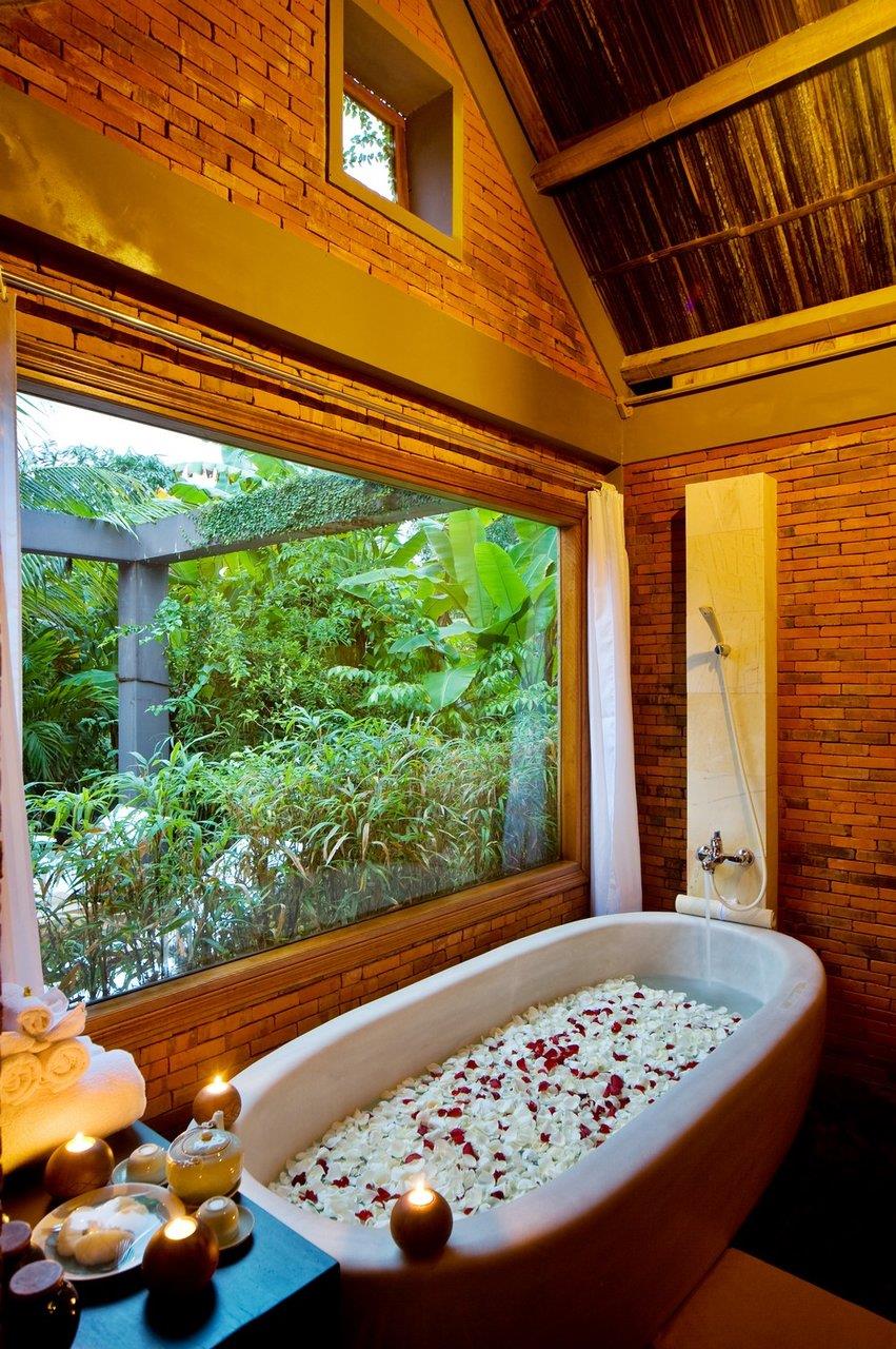 Traditional Vietnamese Pool House - Pilgrimage Village Boutique Resort & Spa