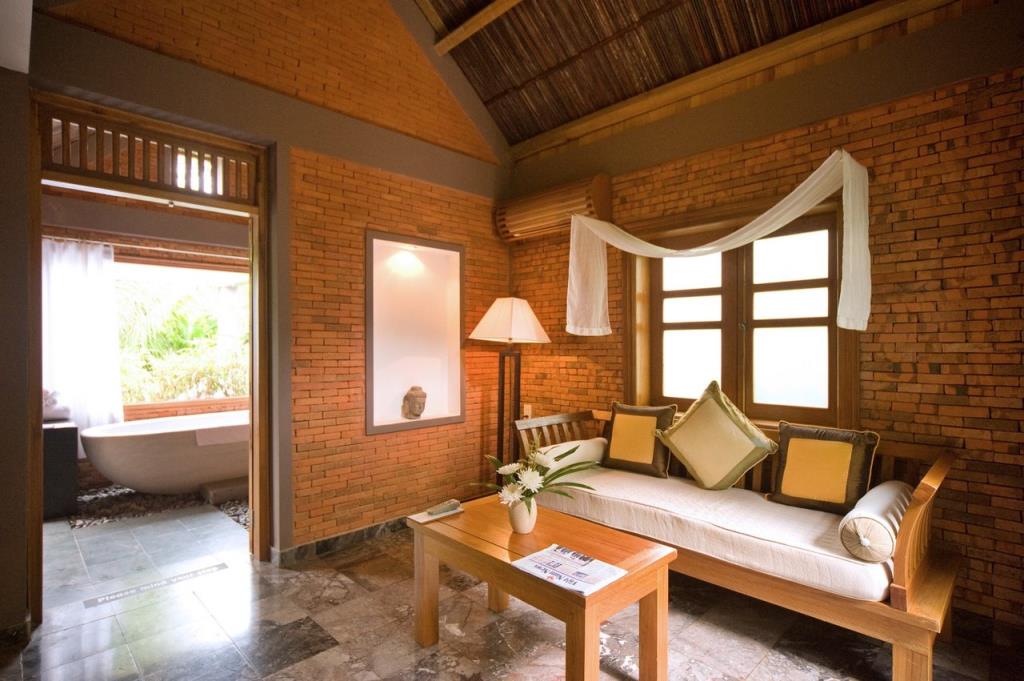Traditional Vietnamese Pool House - Pilgrimage Village Boutique Resort & Spa