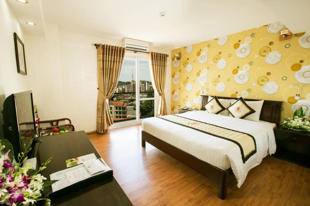 Deluxe City View - Khách Sạn Midtown Huế