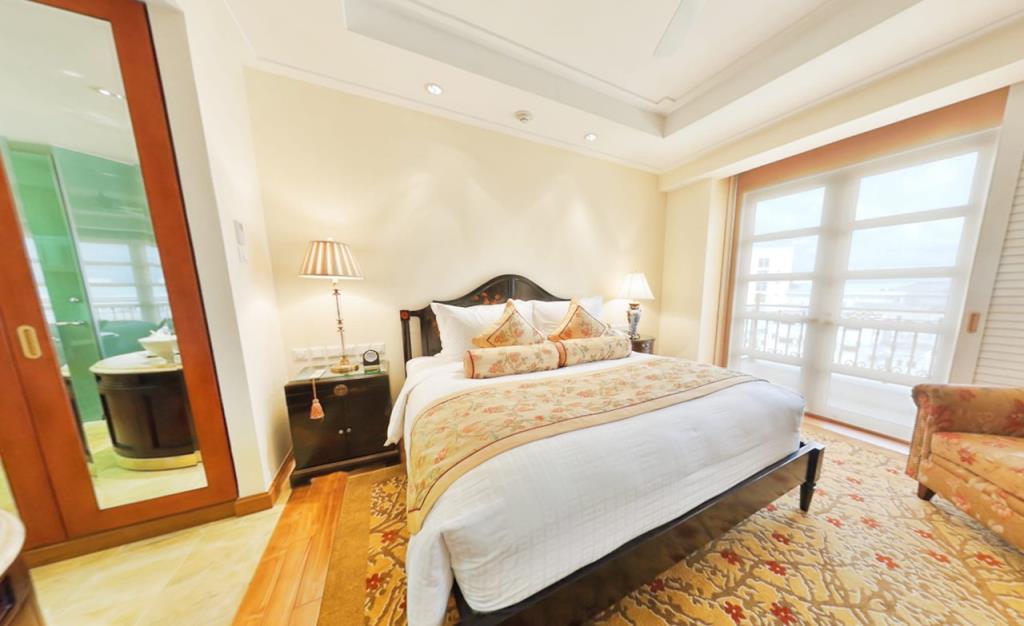 Indochine Suite One Bedroom - Khách Sạn Indochine Palace Huế