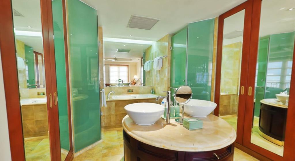 Indochine Suite One Bedroom - Khách Sạn Indochine Palace Huế